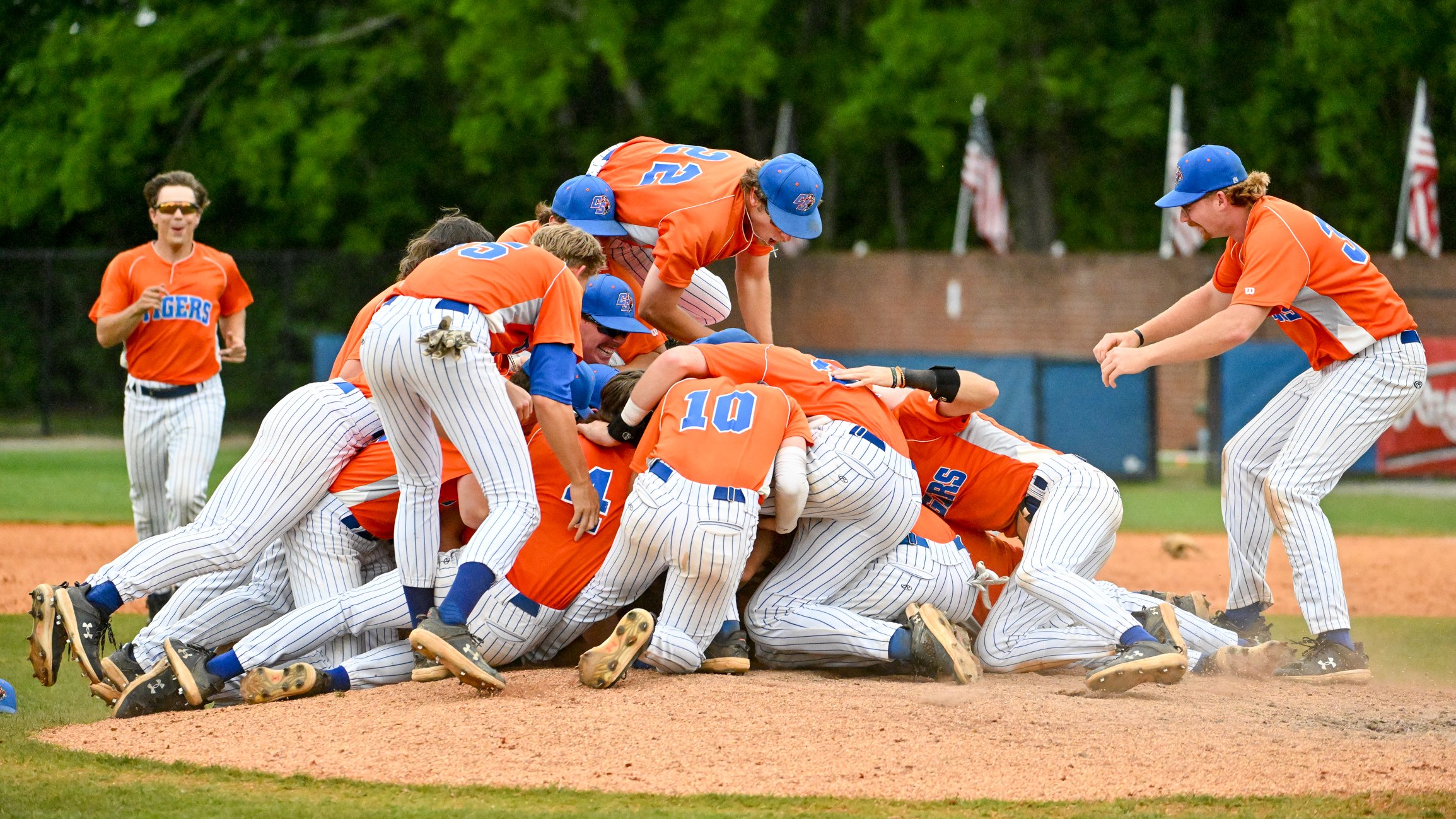 CHATT STATE TIGERS CROWNED REGION BASEBALL CHAMPS